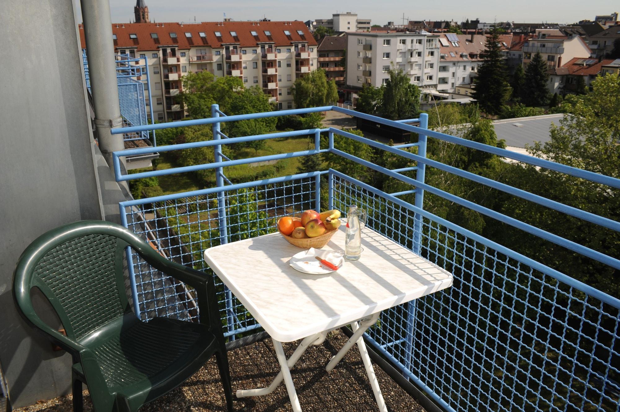 Acora Karlsruhe Zentrum Living The City - Apartments Zewnętrze zdjęcie
